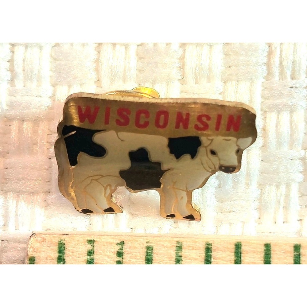 Vintage Wisconsin Cow Dairy Farm Souvenir Lapel Pin Tie Tack Enamel Gold Tone